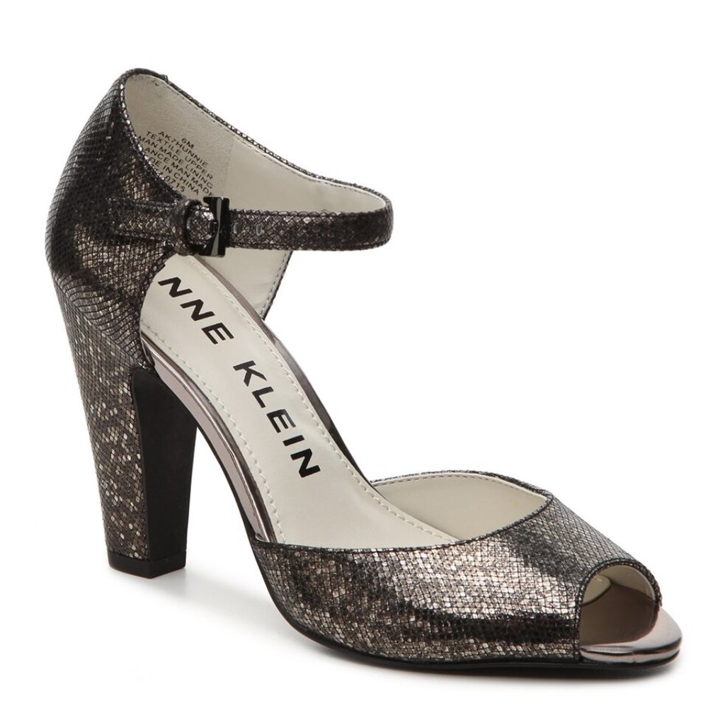 ANNE KLEIN HUNNIE SANDAL